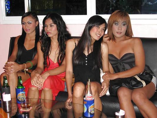 25P A couple of Pattaya Ladyboys