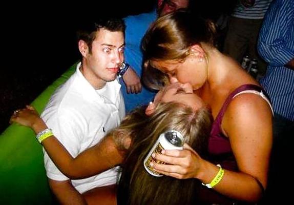 25P Girls Kissing Girls pt5