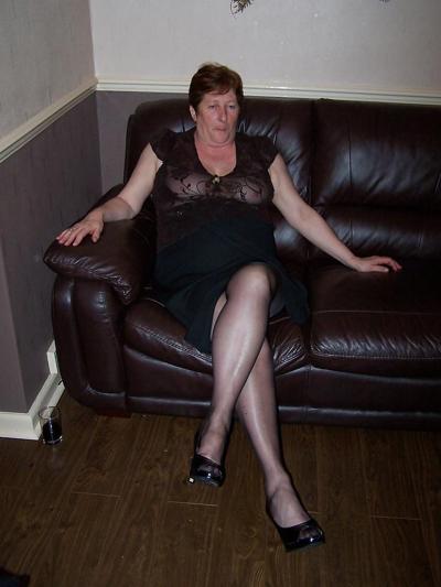 18P Nyloned wife - Lady Bas - Set 2