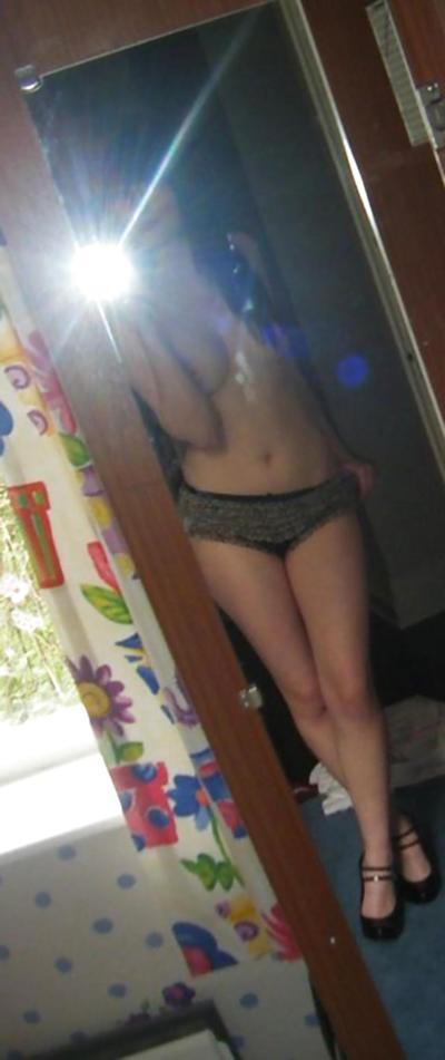 22P Pretty Amateur Brunette 32