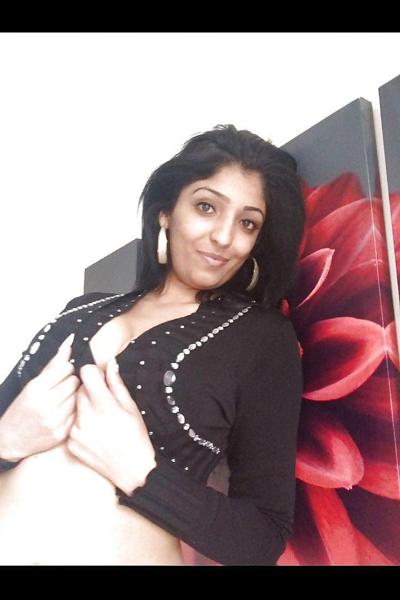 12P Desi salope ayant une liaison