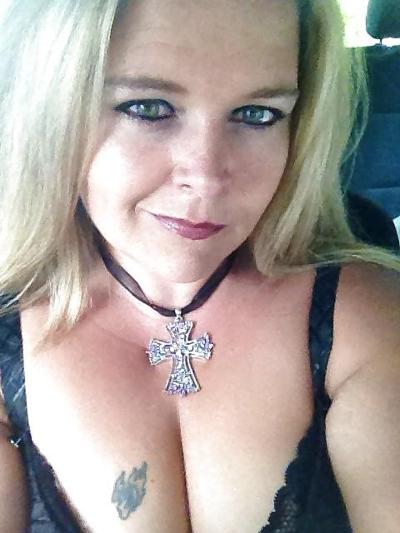 4P Bbw wife looking sexy
