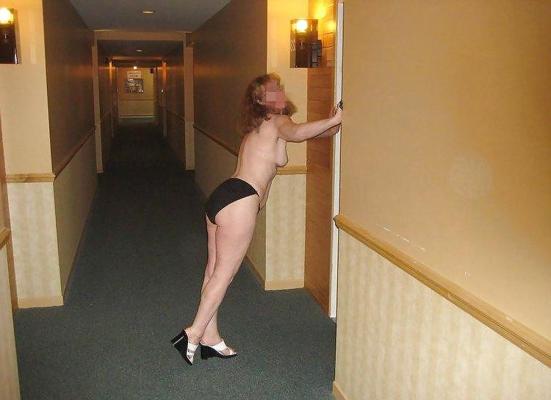 8P Sexy em outro quarto de hotel