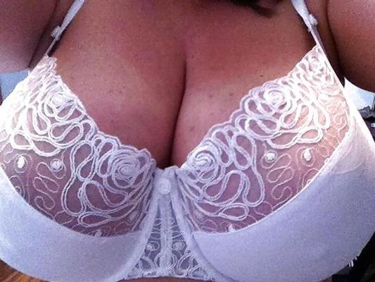 25P Huge Tits, Tight Tops 69
