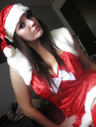 25P Pretty-eyed brunette camwhore