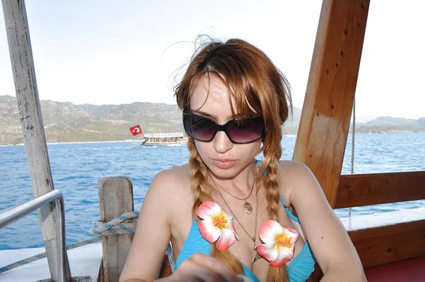 12P Redhead webcam slut sexy hot tight body girl