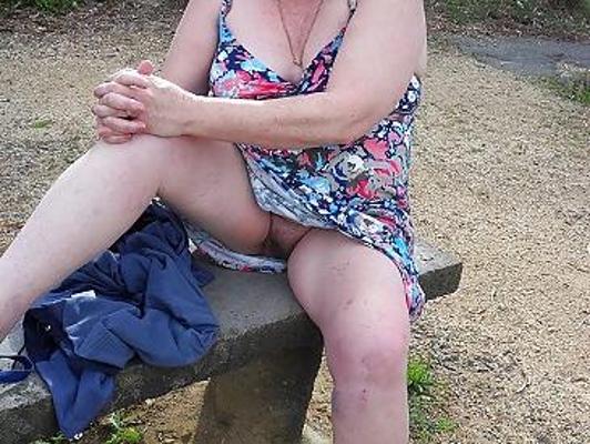 25P Flashing and Playing Outdoors
