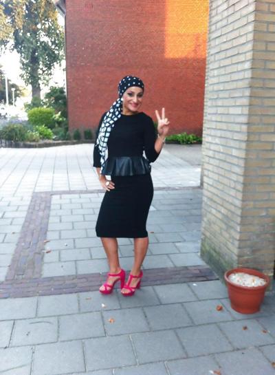 25P COMMENTS REAL REAL MUSLIM GIRLS !!
