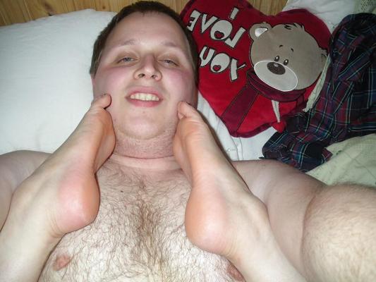 13P My Smelly Feet 19yo (tease + reward)
