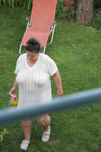 17P Braless fat Housewife