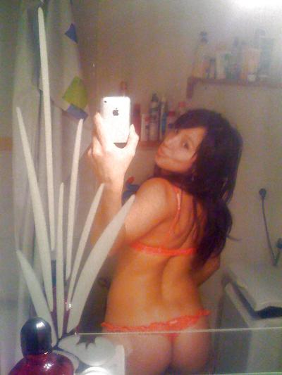 8P French Amateur Brunette Sarah Shooting Herself