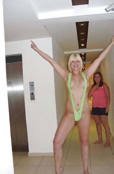 7P British Leeds girls on holiday 