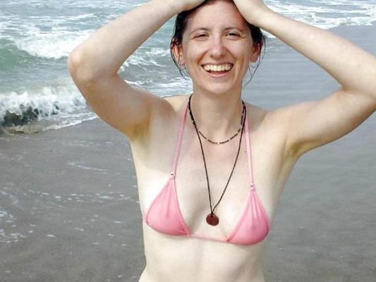 10P Beach Girls