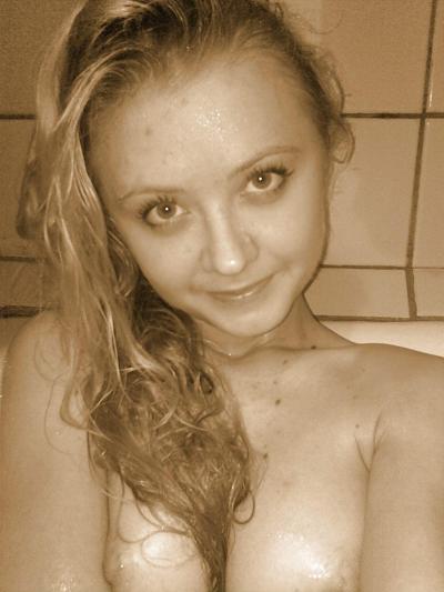 25P Pretty Amateur Katia