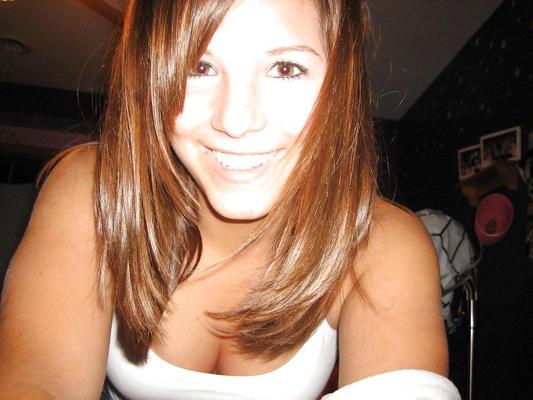 20P Pretty Amateur Teen Tara