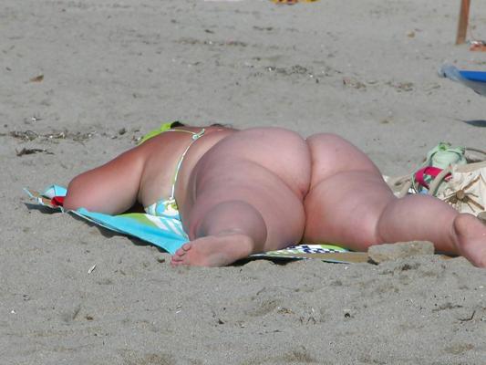 13P Big girls on the beach.