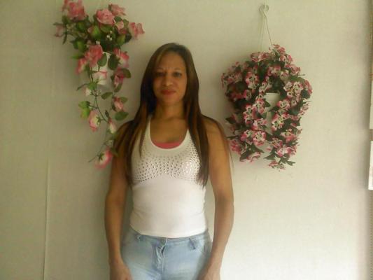 24P Friend Facebook-Samanta Batista