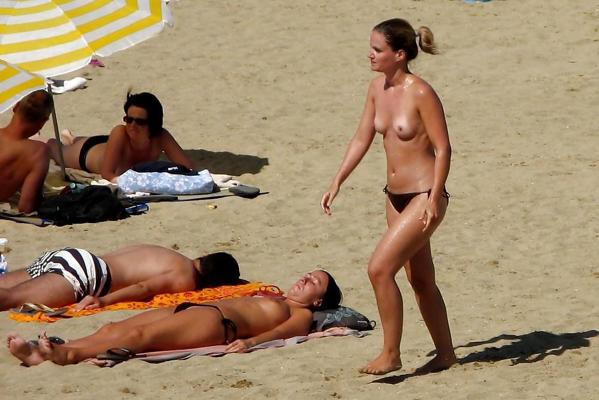 16P Fun At The Beach