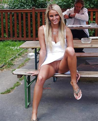 15P Upskirt No Pants 31