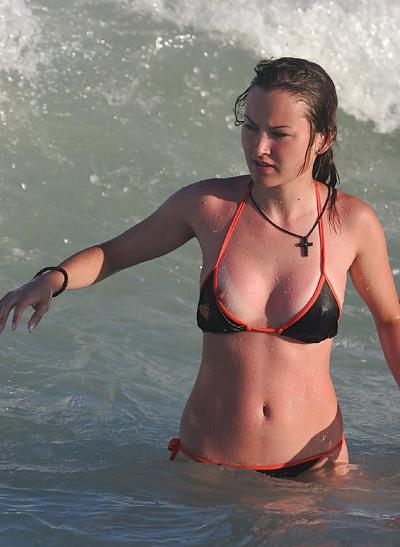 11P Topless on beach  