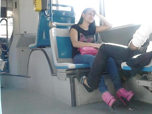 25P Feet in bus
