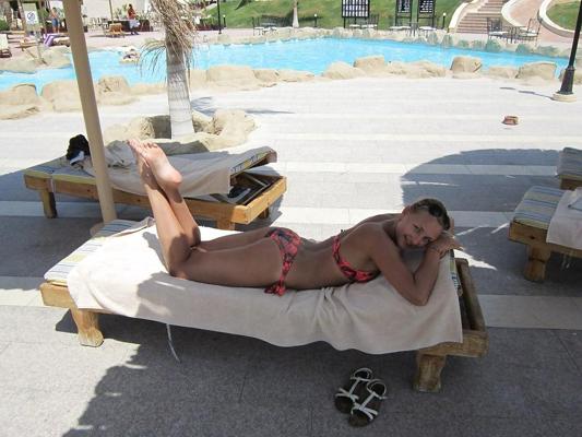 25P Barefoot Russian Women (part 2)