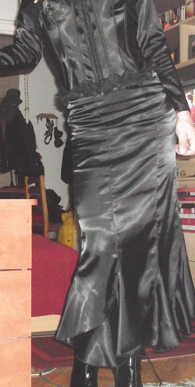 22P Black satin long skirt and black satin corset