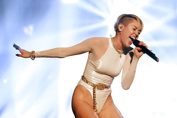 25P Sexy Miley Cyrus MTV EMA in Amsterdam November 2013