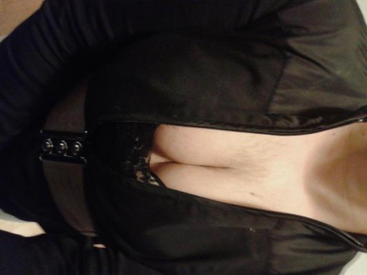 9P Amateur in Stockings showing ass