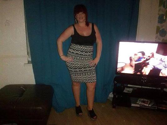 11P British amii jones & mum 
