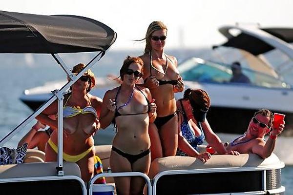 22P The Party Boat