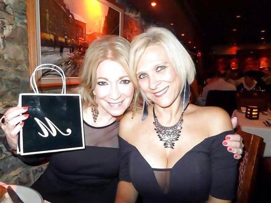 25P Mature LESBIANS friends...