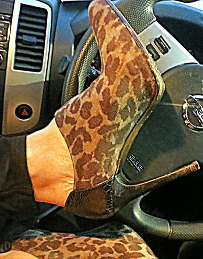 25P Mules à cheveux Donald Pliner et mules reg
