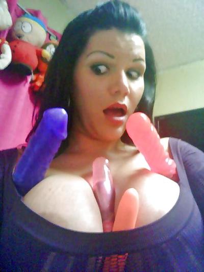 24P AMATEUR GIRLS LOVE TOYS