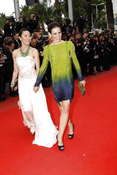 25P Evangeline Lilly CHAUDE dans SEXY GREE-BLEU