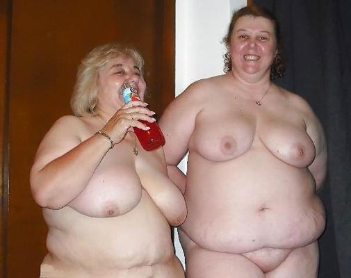 20P Mature women with saggy tits 5.