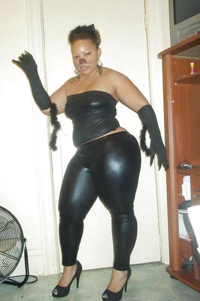 20P BIG SEXY DOMINICAN MAMA