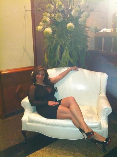 25P Persian Slut Mom Yasmin