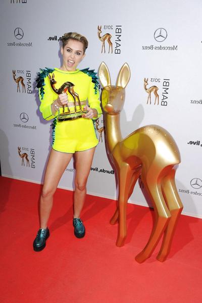 11P Sexy Miley Cyrus Performance at Bambi Awards November 2013