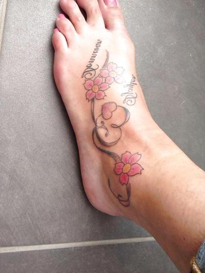 25P Hot teen amateur feet (Mostly HQ)