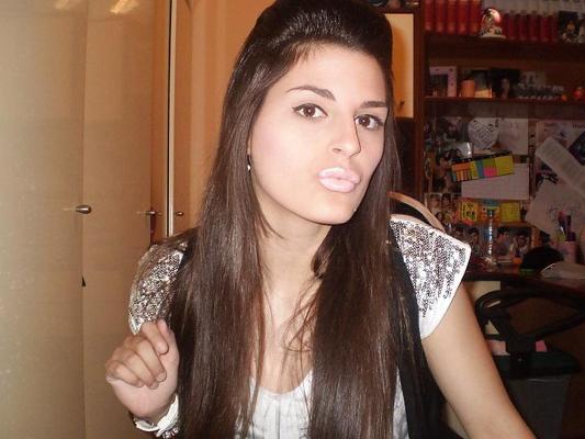 25P Greek Teen Girls 2