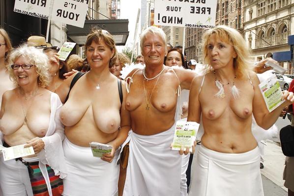 20P Mulheres maduras com seios flácidos 24.