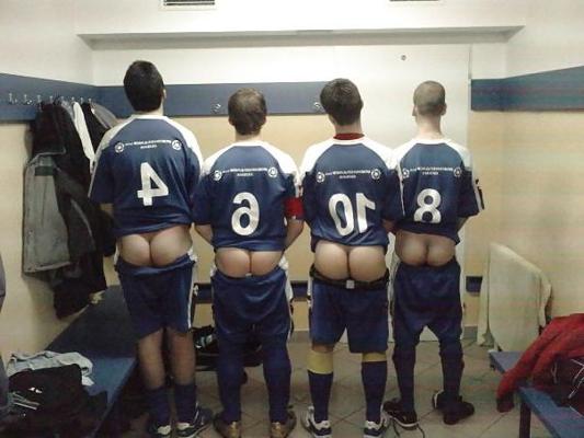 5P Men and Sports - amateurs men naked in the locker room