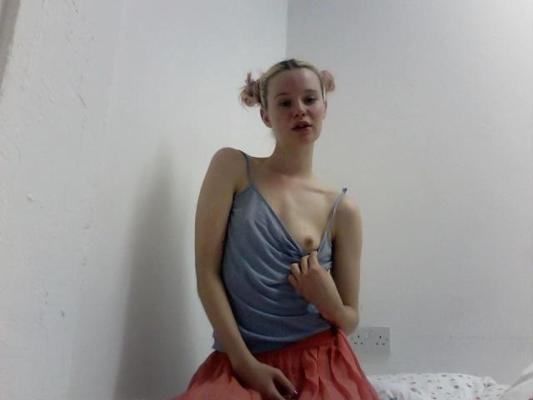 15P Swedish teen bitch fingering herself