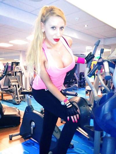 25P MILF roumaine : Iulia