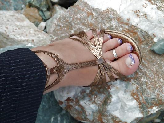 4P Babysitters feet in heels