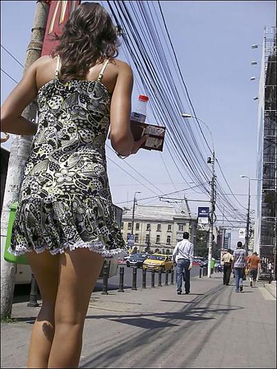 22P Spy feet legs girls romanian