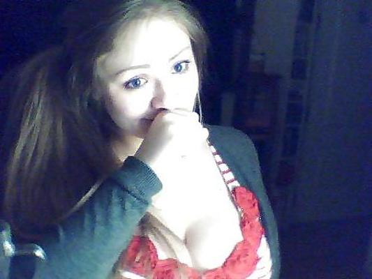25P Xenia Muller, une fille aux gros seins