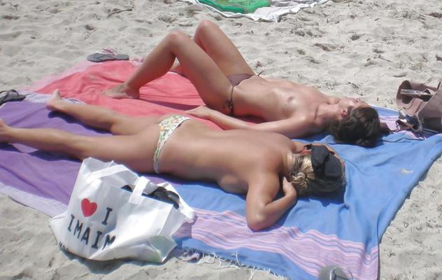 20P Amateur Thong Bikini pic's ass and Tits.