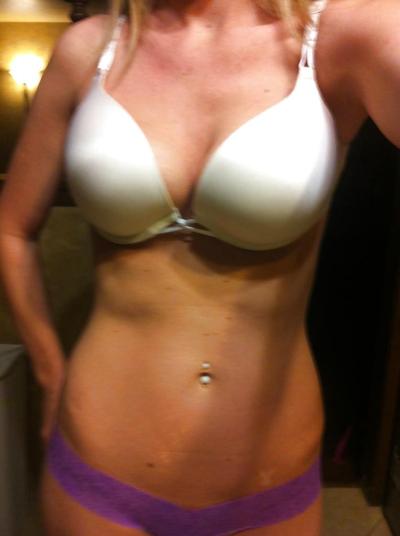 9P Naked college girl